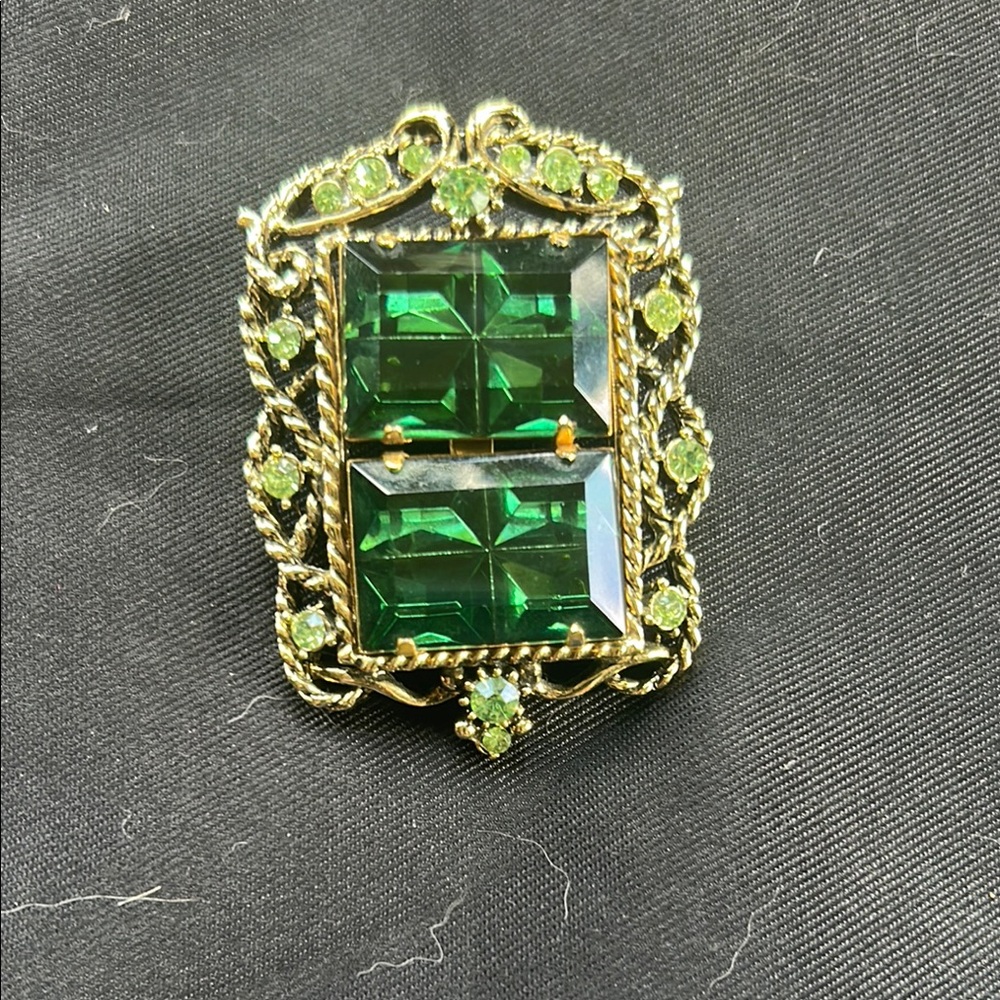 Vintage Gold and Green Gemstone Brooch